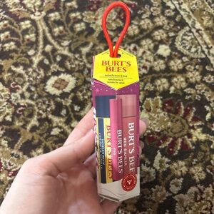 NIB Burt’s Bees Mistletoe Kiss Stocking Stuffer